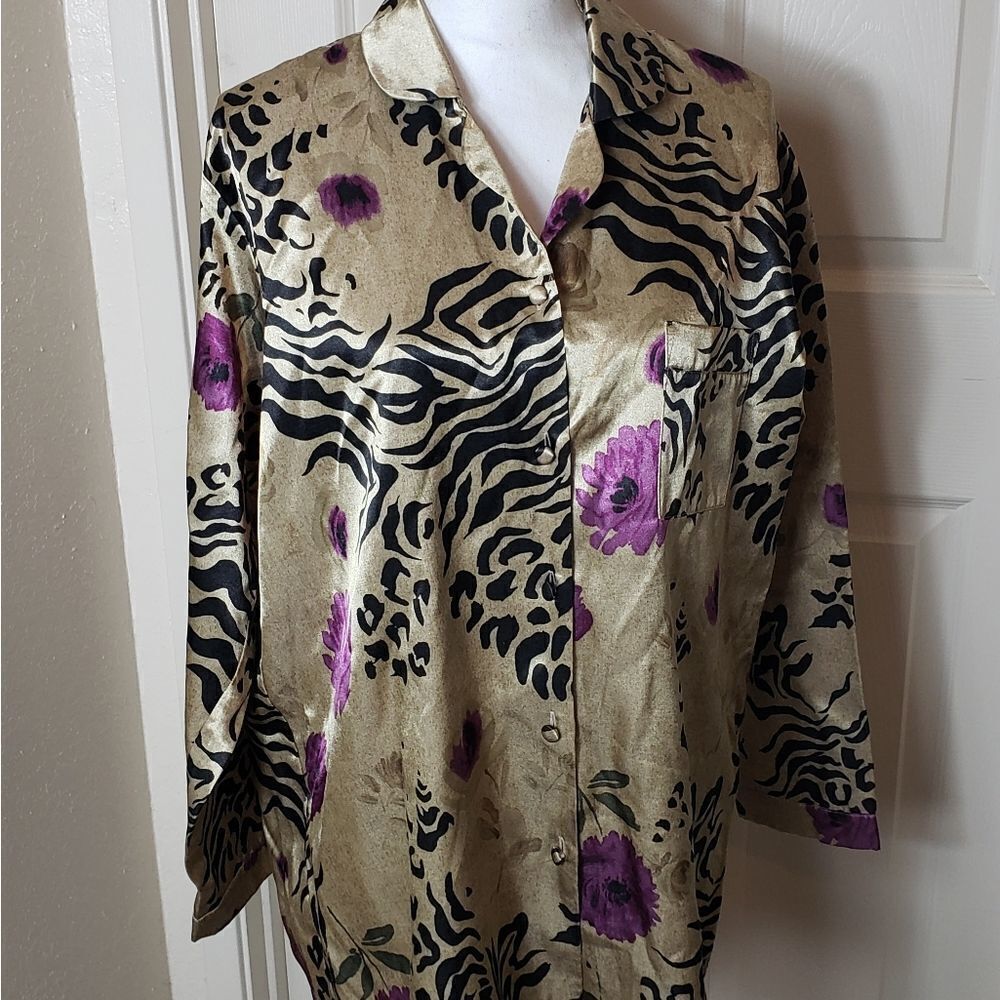 Stunning long satin shirt
